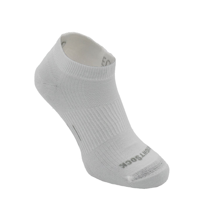 Run, Lo Quarter, White socks.