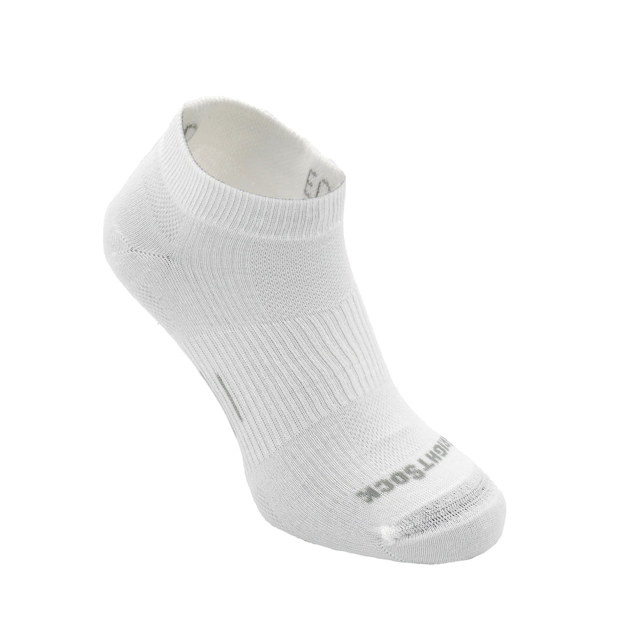 Run, Lo Quarter, White socks.